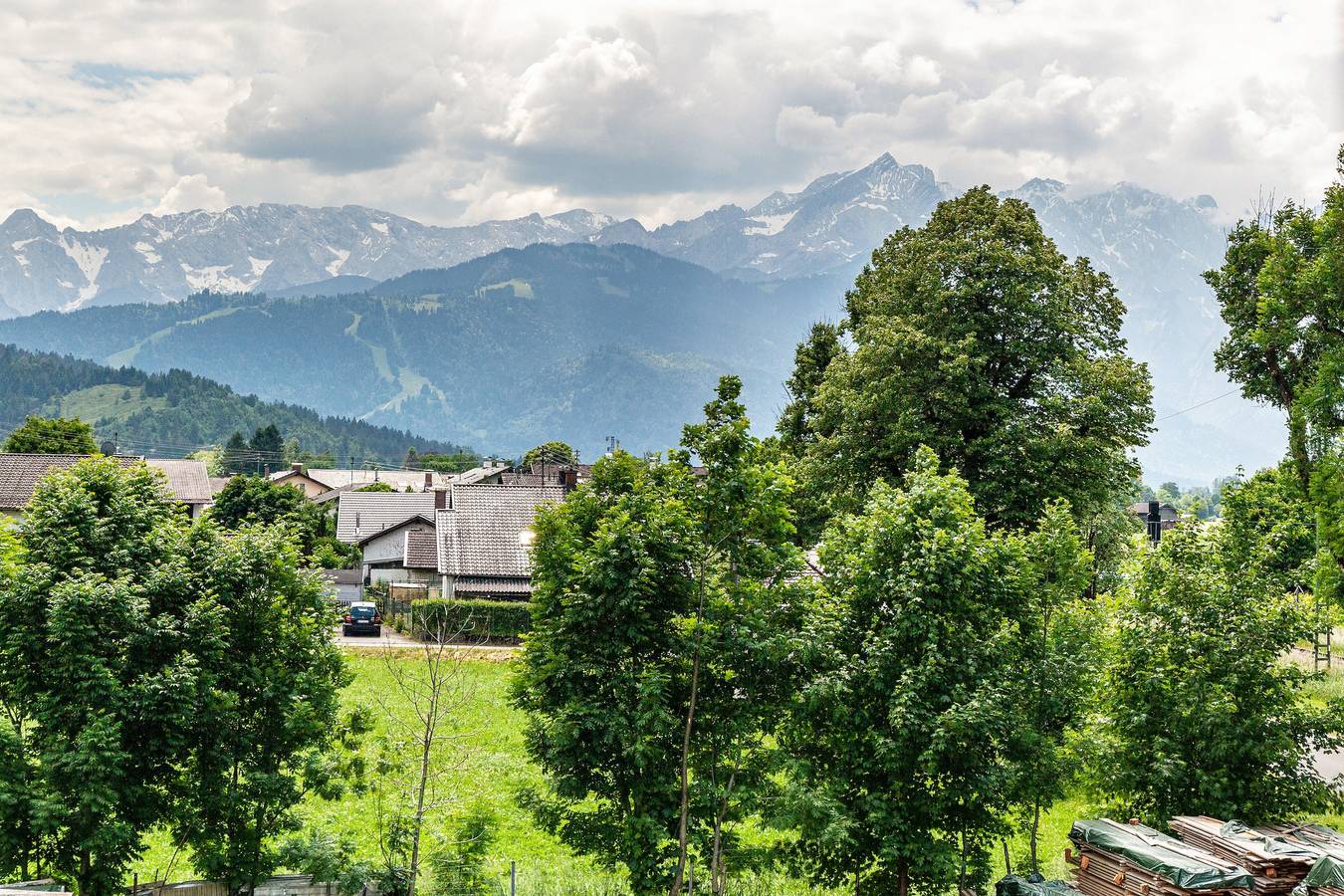 Ganze Wohnung, Ferienwohnung "Rosalie" Rund-um-Bergblick bis zur Zugspitze im Neubau mit Balkon und Wlan in Farchant, Bayerische Alpen