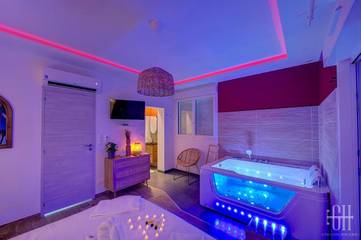 Gîte pour 2 personnes, avec terrasse ainsi que jardin et jacuzzi à Fondettes