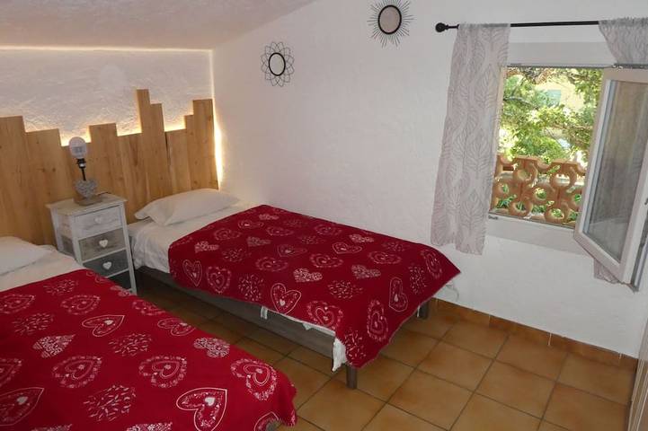 Location de vacances pour 4 personnes, avec jardin à Les Salles-sur-Verdon - 2