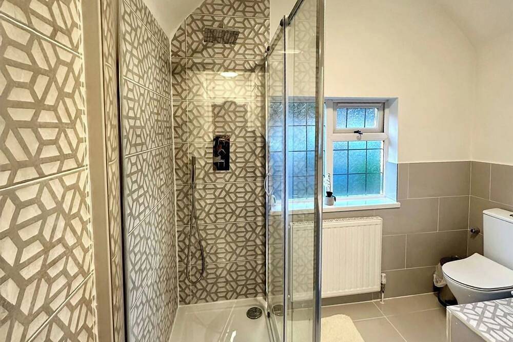 2 bedroom accommodation in Solihull in Solihull, Birmingham Area