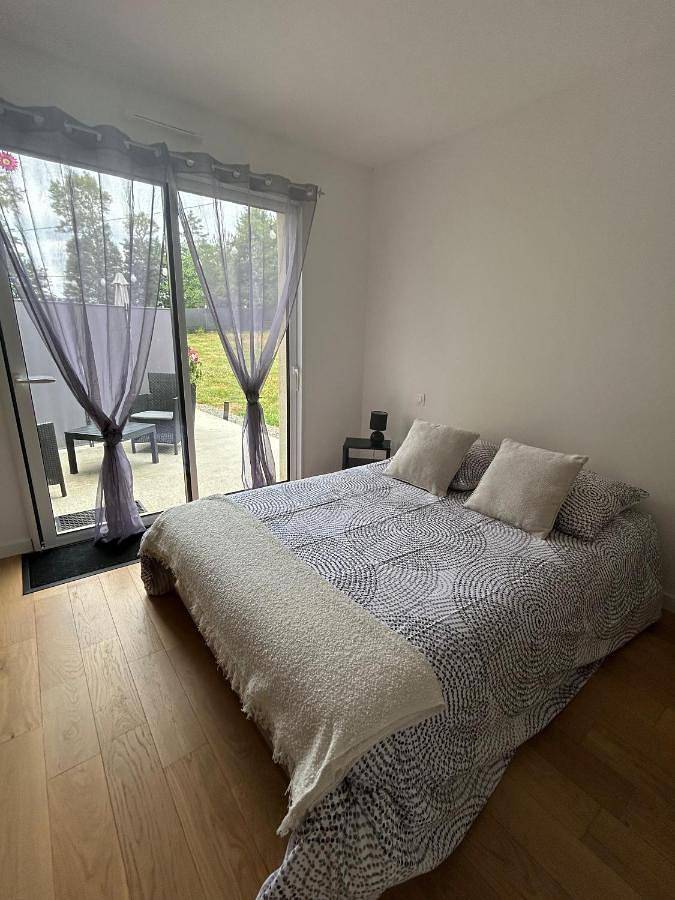 Appartement de vacances entier, Chambre indépendante avec terrasse in Romillé, Région de Rennes