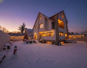 Location de vacances pour 10 personnes, avec sauna ainsi que vue et jardin dans Ifrane