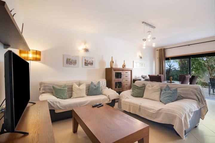 Ganze Wohnung, Apartment „Villa Sal, Sol, Sul“ mit privater Terrasse, WLAN und Klimaanlage in Manta Rota, Vila Nova de Cacela
