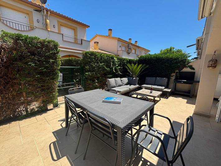 Casa rural para 6 personas, con Balcón además de Terraza y Piscina en Torroella de Montgrí - 4