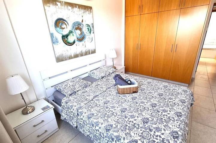 Apartamento entero, Beach Haven: 7-minute Walk to the Beach + Pool in Lárnaca, Distrito de Larnaca