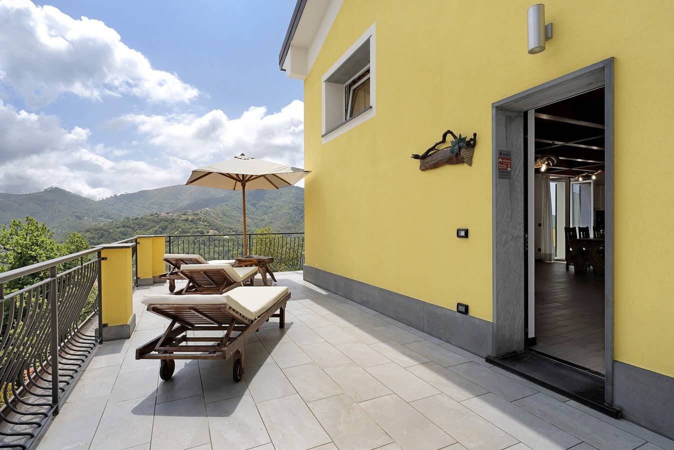 Appartamento intero, Appartamento 'Villa Lice - Vigneto' con vista sulle montagne, Wi-Fi e aria condizionata in Casarza Ligure, Riviera di Levante