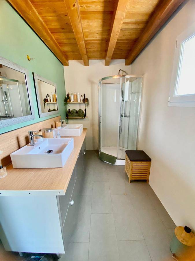 Location de vacances pour 2 personnes, avec Terrasse ainsi que Jardin et Piscine à Barbaggio - 4