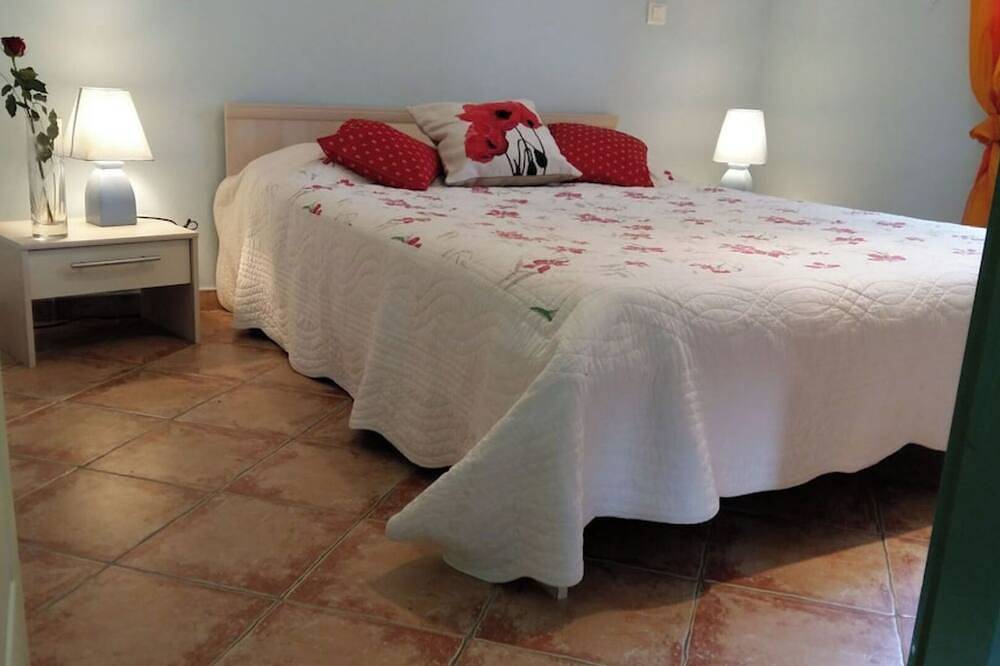 Recent house with private swimming pool, quality services. in Esparron-de-Verdon, Parc naturel régional du Verdon