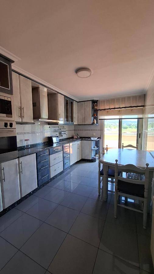 Apartamento para 6 personas, con Terraza y Vistas en Meaño