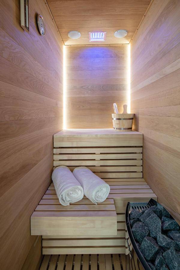 Gîte pour 4 personnes, avec balcon et vue ainsi que sauna et piscine dans Sitía - 2