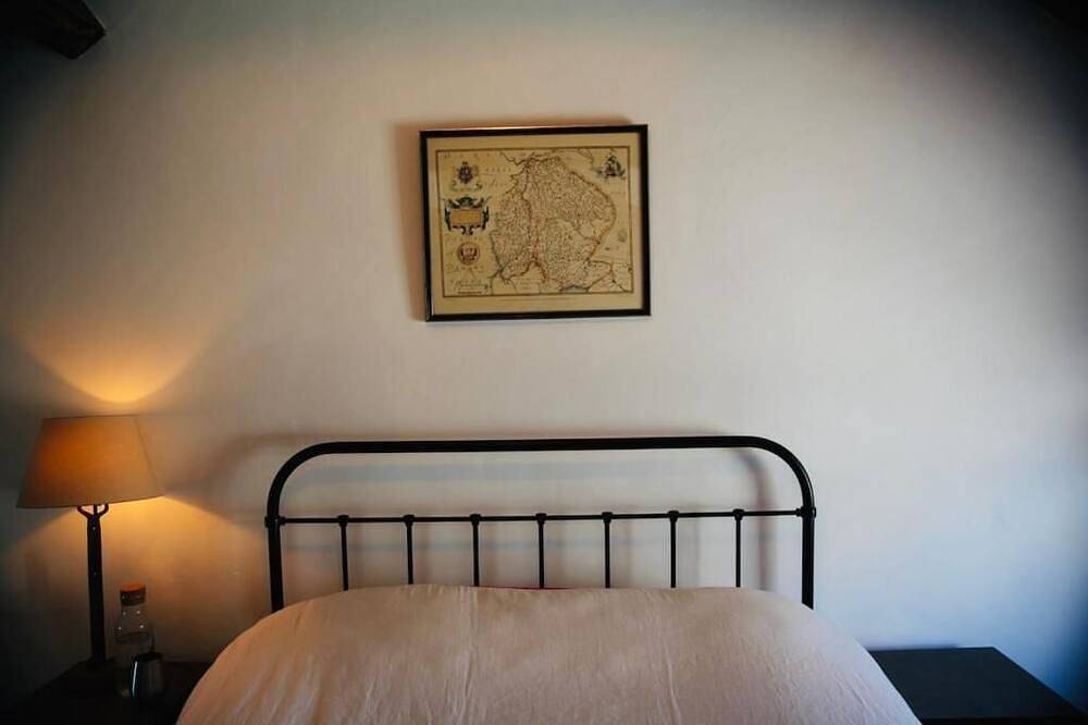 Boutique cottage in the heart of the Peak District in Youlgreave, Derbyshire