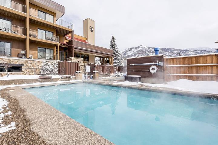 Vacation rental for 4 people, with balcony and hot tub in Steamboat Springs