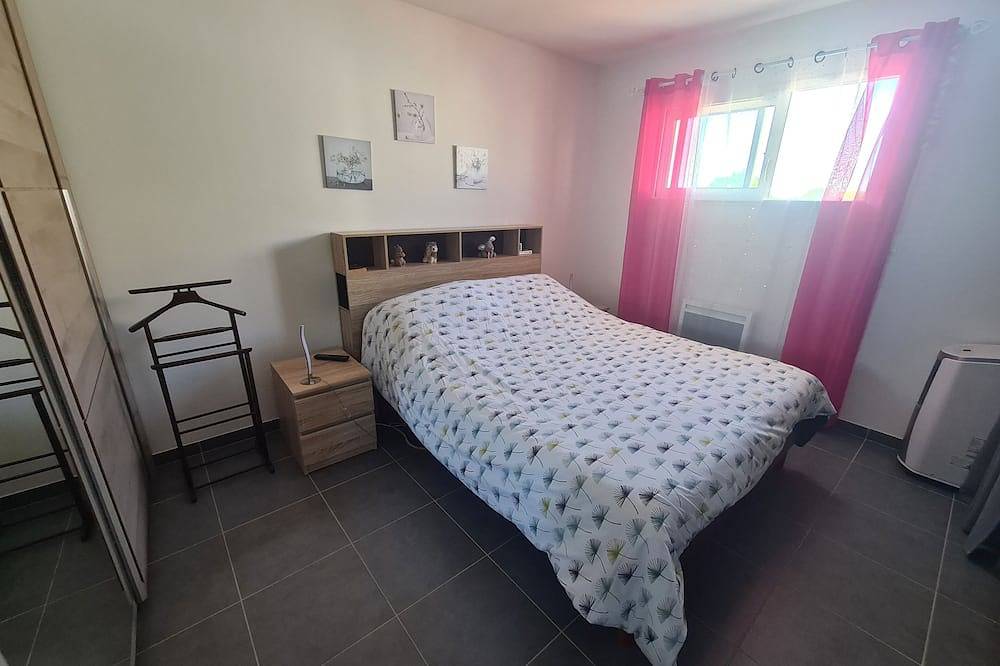 Pretty detached house close to the sea, with above-ground pool in Mudaison, Côte d'Améthyste
