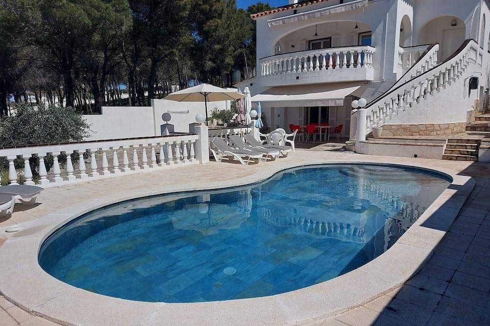 5 bedroom villa in l'escala in l'Escala, Oberampurien