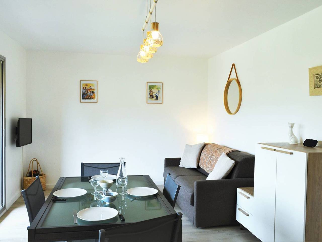 Appartement entier, Appartement rénové 2021 avec balcon et garage, proche golf, 3 pièces, 6 couchages, Le Lavandou. in Le Lavandou, Parc national de Port-Cros