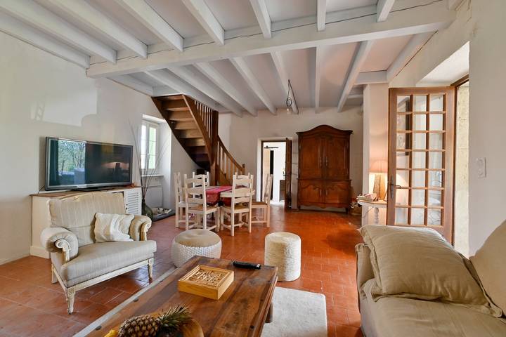 Location de vacances pour 10 personnes, avec Terrasse ainsi que Jardin et Piscine à Chandolas