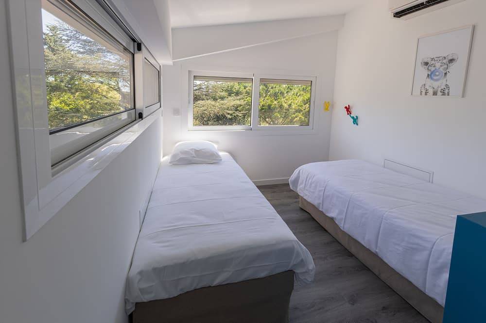 Noël 2026 - Eté 2027 Grande maison familiale 18 couchages in Bellegarde, Région de Nîmes