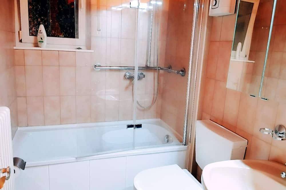 15 Minuten vom Frankfurt Station entfernt. Geräumiges Haus mit 4 Schlafzimmer. in Dreieich, Landkreis Offenbach