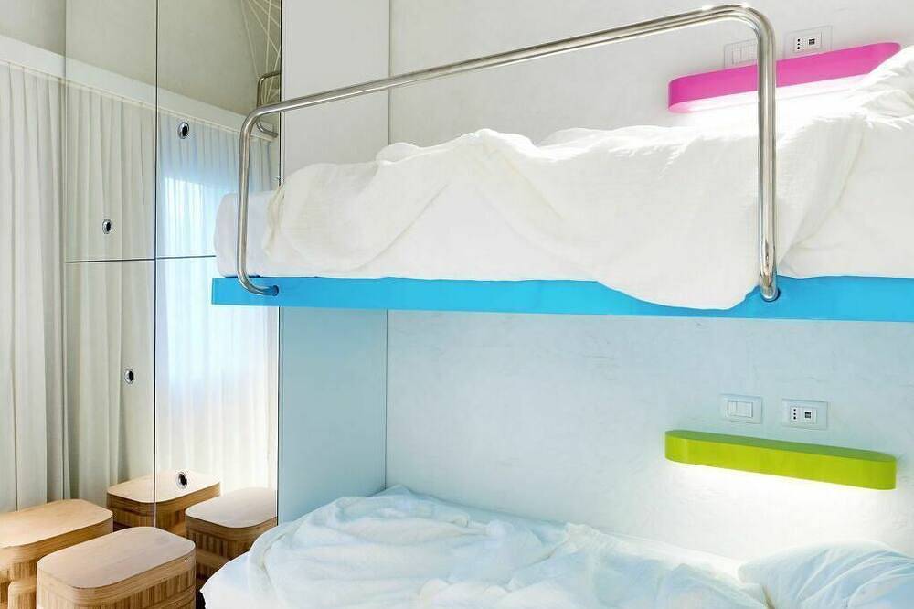 Accogliente appartamento in villa per 6 ospiti con piscina, A/C, Tv e terrazza in Puntaldia, San Teodoro