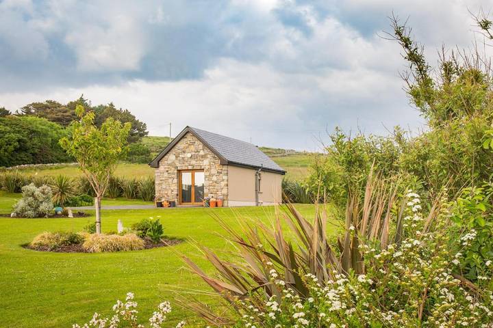 Gîte pour 2 personnes, avec vue ainsi que jardin et terrasse dans Cleggan