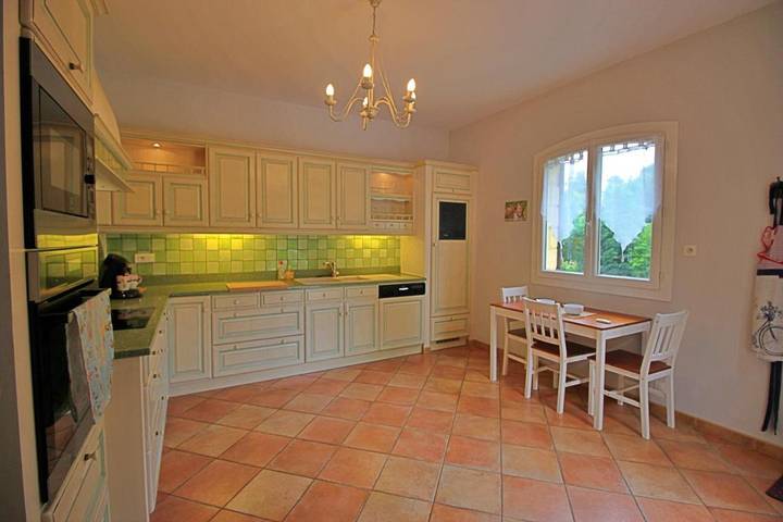 Location de vacances pour 7 personnes, avec vue et terrasse à Gensac - 4