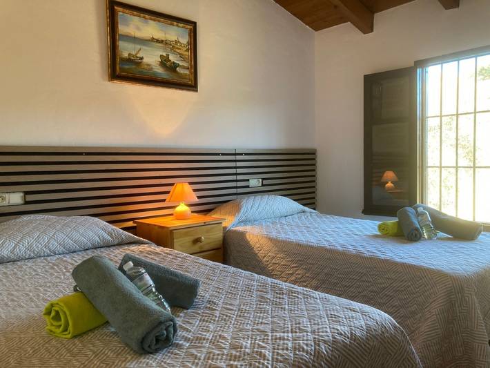 Chalet para 5 personas, con jardín además de piscina y terraza en Antequera - 4