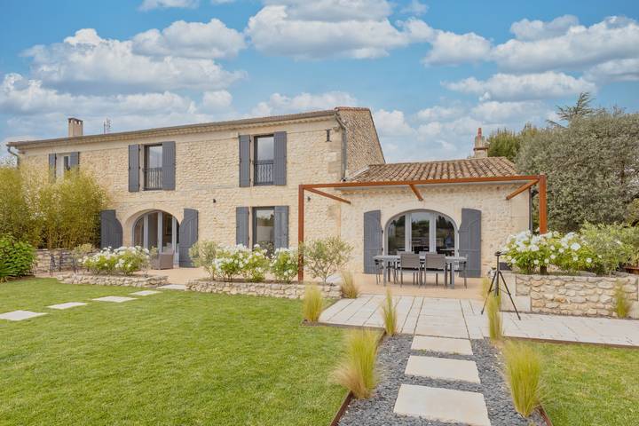 Location de vacances pour 8 personnes, avec terrasse et jardin à Châteaurenard - 2