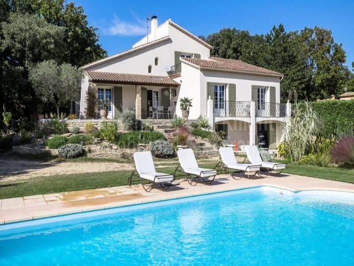 Appartement de vacances pour 7 personnes, avec jardin ainsi que piscine et balcon, adapté aux familles à L'Isle-sur-la-Sorgue