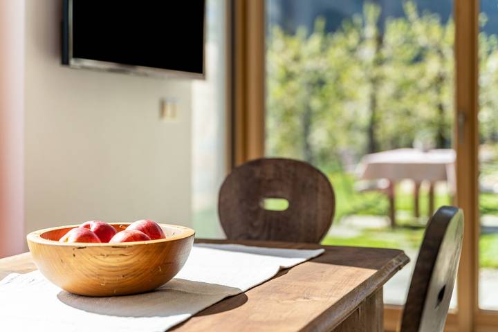 Apartamento entero, Apartamento 'Mayrhof Vergissmeinnicht' con vistas a la montaña, wifi, balcón y jardín in San Pancrazio, Ortler Alps