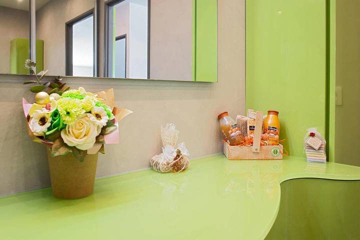 Location de vacances pour 6 personnes, avec terrasse ainsi que vue et piscine à Solliès-Pont - 4