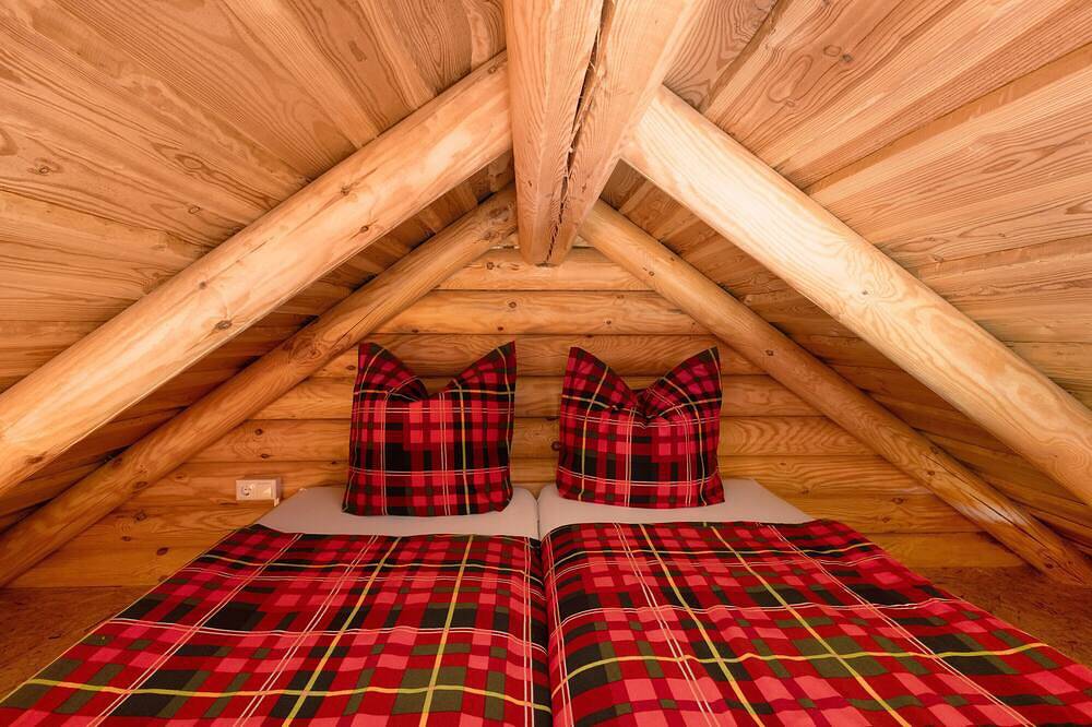 Chalet 'Am See' mit Bergblick, privater Terrasse und Wlan in Bad Brambach, Chemnitz und Umgebung