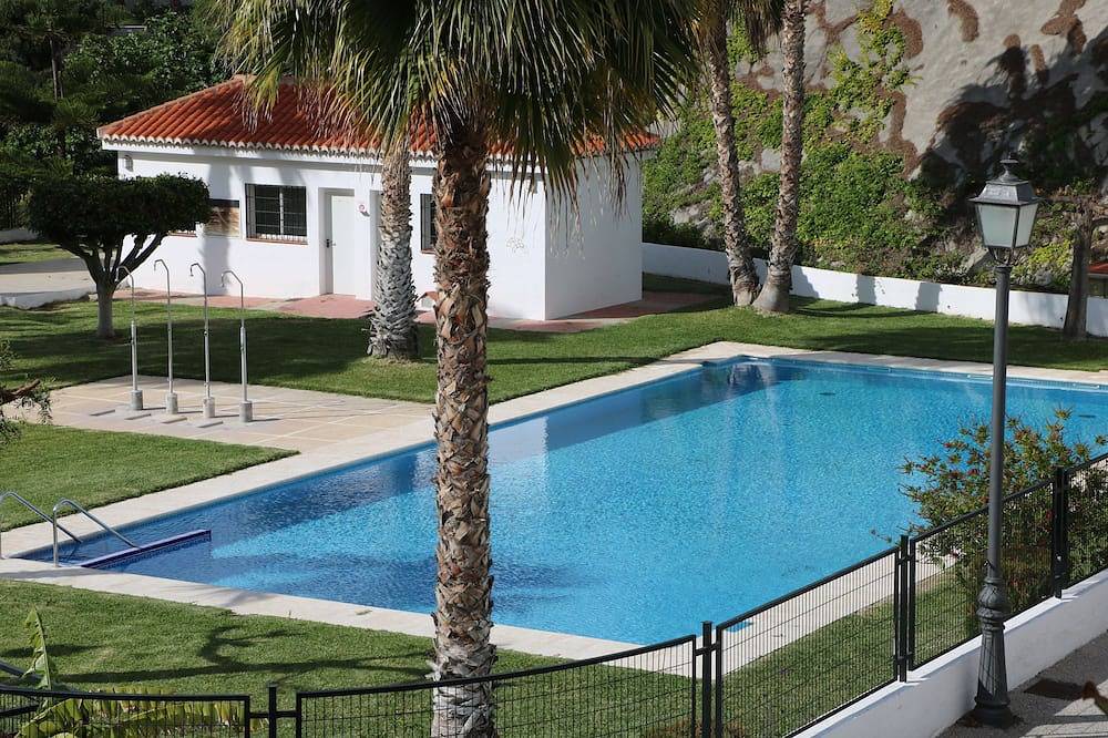 Maison Climatisee Piscine Parking WIFI Proche Du Centre Et De La Plage Almuñecar in Los Pinos (Almuñecar), Almuñecar