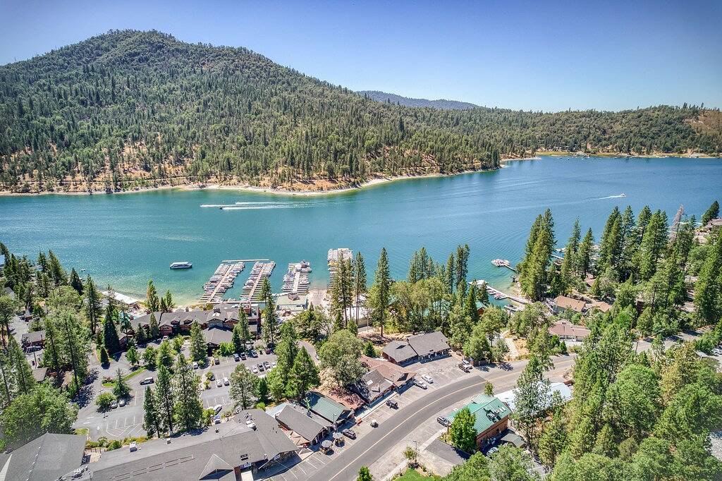 Cottage Like Suite With Private Hot Tub in Bass Lake