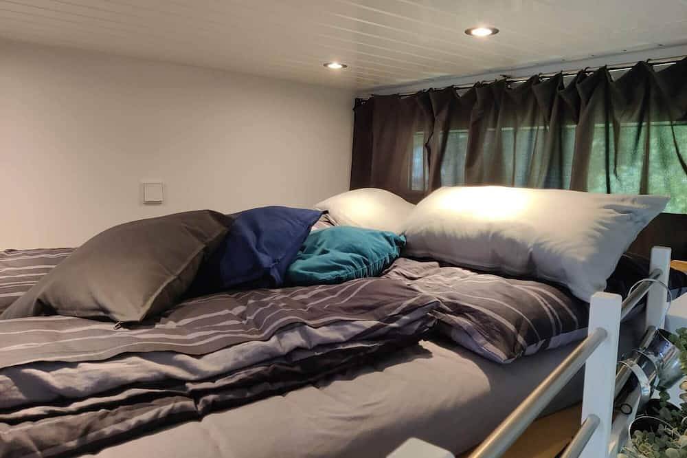 Cozy Tiny House with large terrace directly on the lake. Barbecue and kayaks included in Salzhemmendorf, Hannover und Umgebung