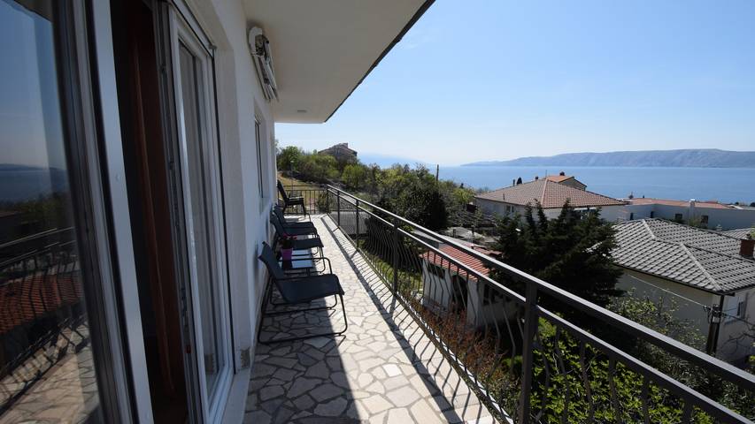 Ferienwohnung für 9 Personen, mit Terrasse und Garten - 1