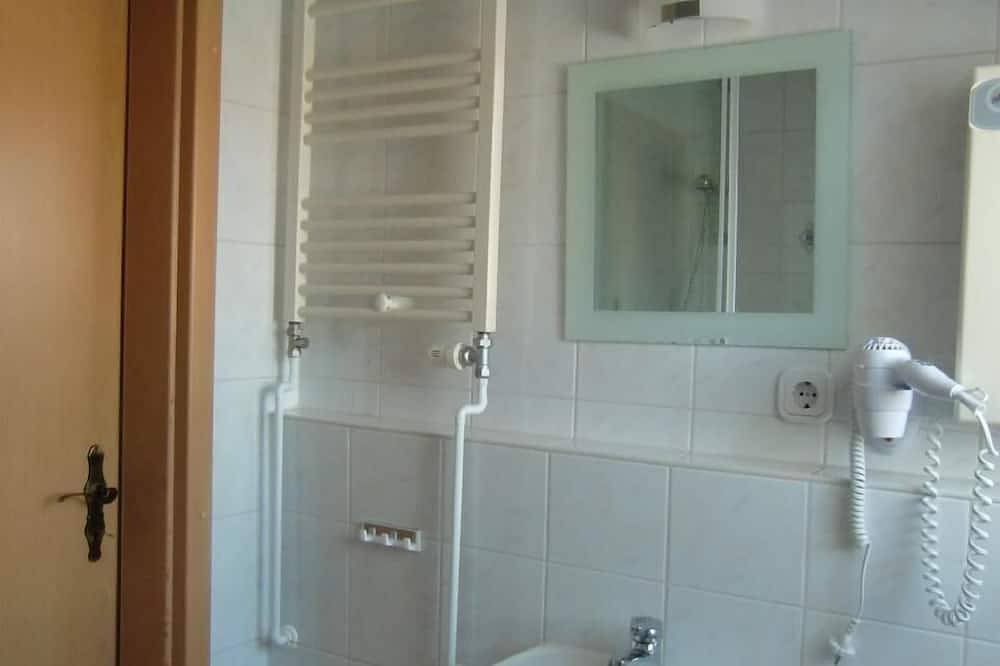 Ganze Wohnung, Nette Wohnung mit Garten, Grill und Pool in Beetzsee, Westhavelland