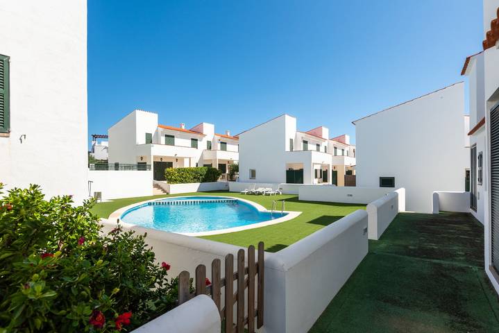 Chalet para 6 personas, con jardín además de piscina y terraza - 1