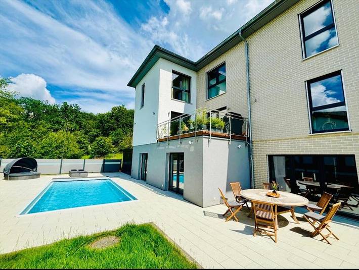 Ferienhaus für 6 Personen, mit Ausblick und Terrasse sowie Pool in Wetzlar
