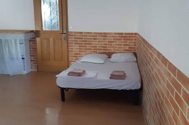 Gîte pour 8 personnes, avec jardin ainsi que piscine et terrasse à Aubord - 2