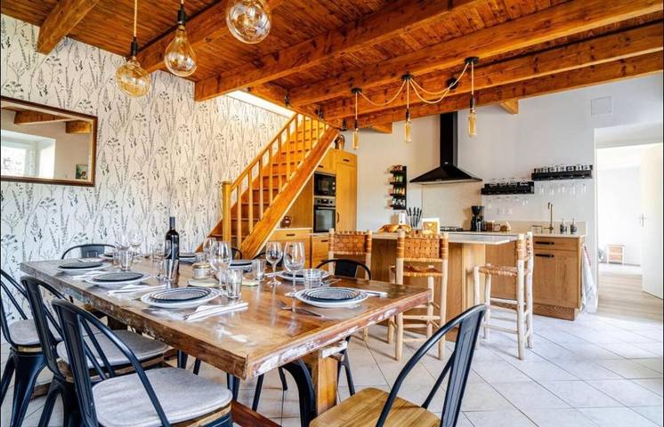 Location de vacances pour 7 personnes, avec jardin à Gavray