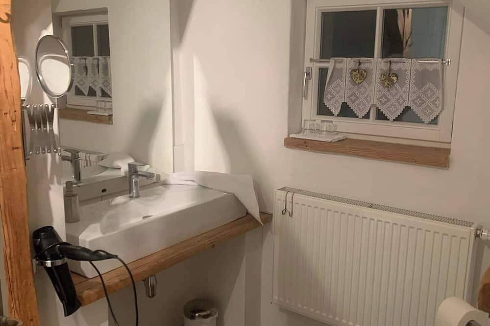 Ganze Wohnung, Große Wohnung im Landhaus Labes in Stechlinsee, Stechlin
