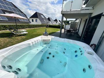 Ferienhaus für 8 Personen, mit Sauna und Garten sowie Whirlpool, kinderfreundlich in Göhren-Lebbin