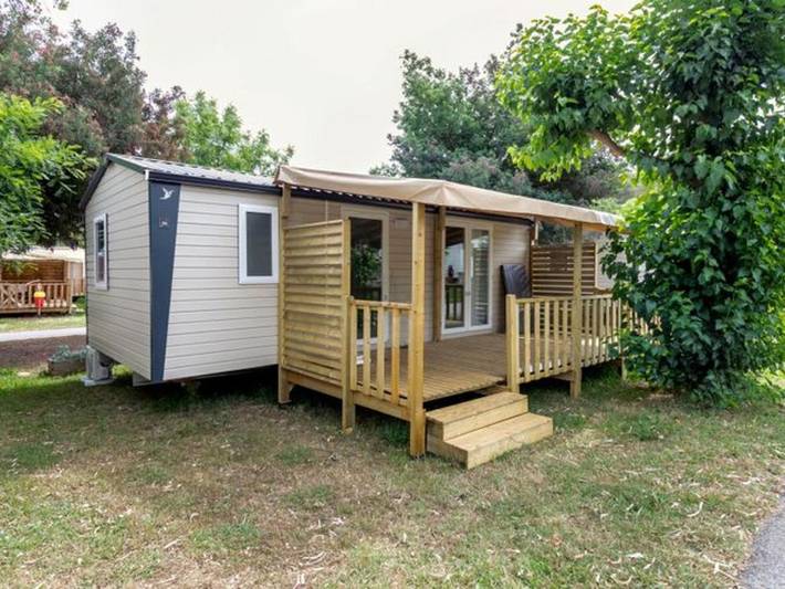 Camping für 6 Personen, mit Terrasse und Pool in Bormes-les-Mimosas