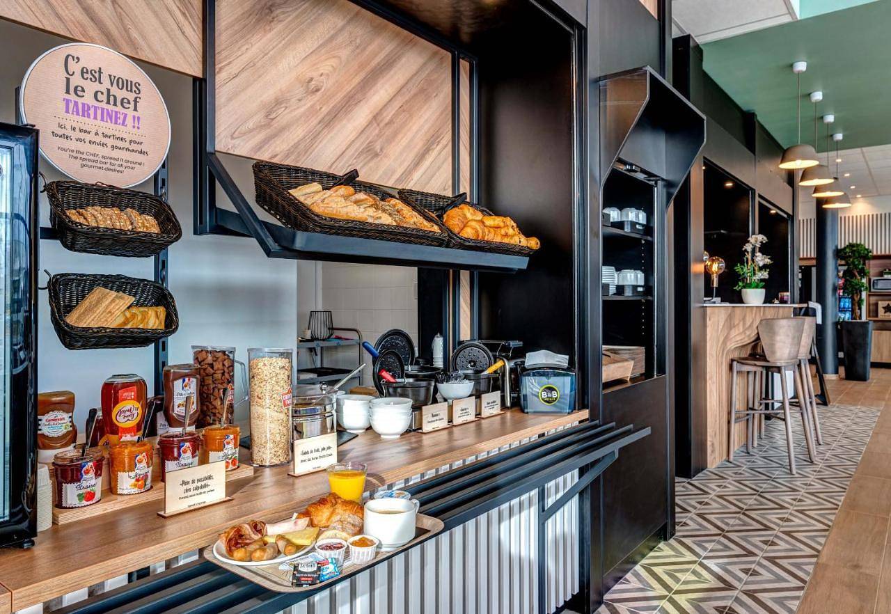 Twin Room in Montrouge, Hauts-de-Seine