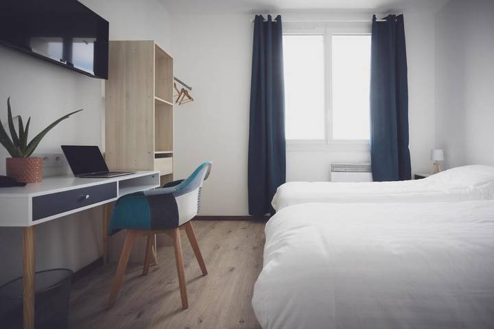 Hôtel pour 2 personnes, avec terrasse dans La Terrière - 2