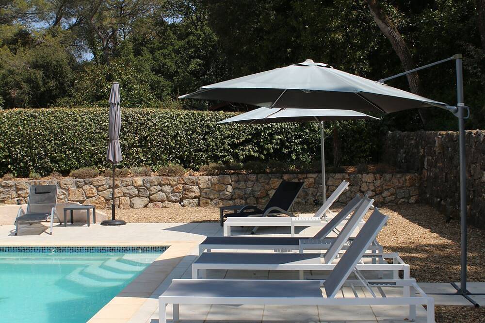 Family Villa, verwarmd zwembad, airco, wifi, Valbonne 10 min lopen in Valbonne, Cannes regio