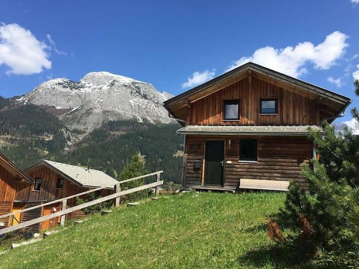Ferienwohnung für 8 Personen, mit Ausblick und Pool sowie Sauna und Garten