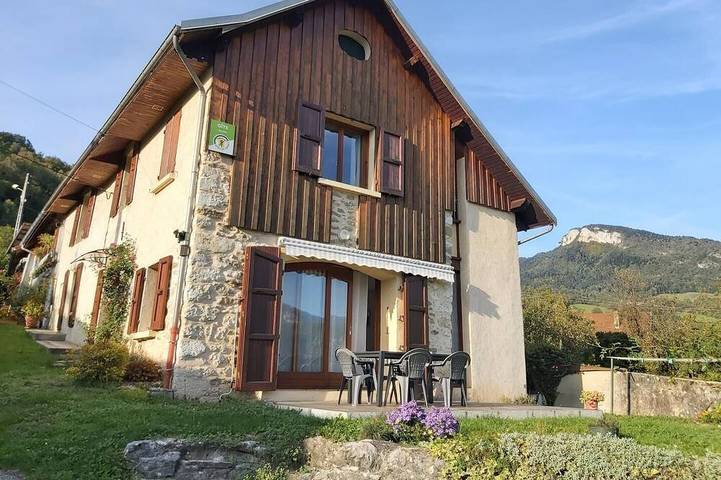 Location de vacances pour 6 personnes, avec terrasse et jardin, animaux acceptés à Saint-Christophe (Savoie)