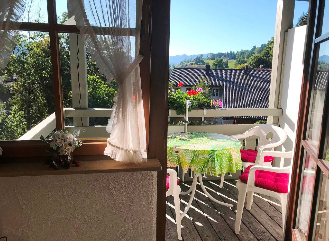 Apartamento entero, Apartamento 'Almsonne' con vistas a la montaña, balcón y Wi-Fi in Bad Hindelang, Suabia (Baviera)