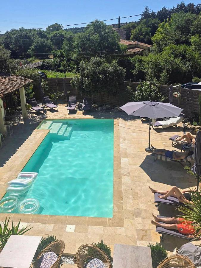 Chambre d’hôte pour 2 personnes, avec vue ainsi que jardin et piscine à Lussan - 2